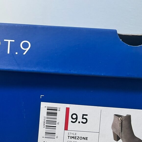 Beautiful Taupe Suede Ankle Boots - 9.5 Medium - Picture 8 of 8